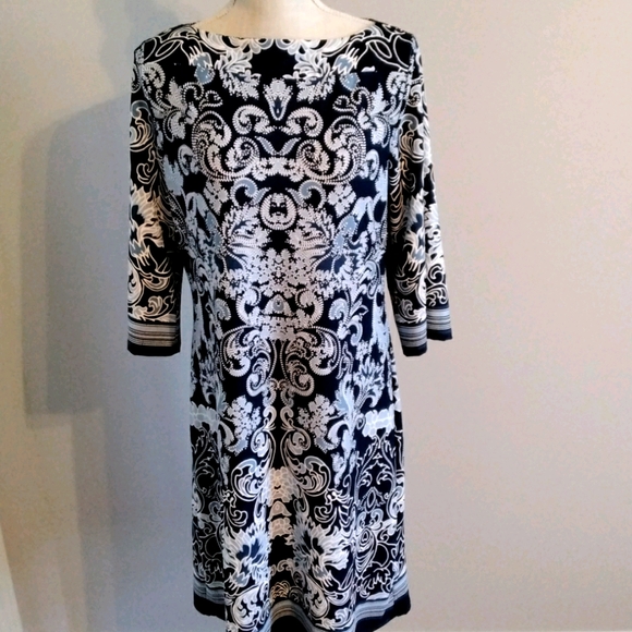 Haani Dresses & Skirts - EUC Haani Floral Dress